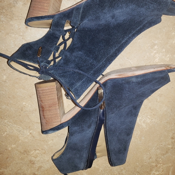 4 pair size 9-10 heels - Picture 6 of 14